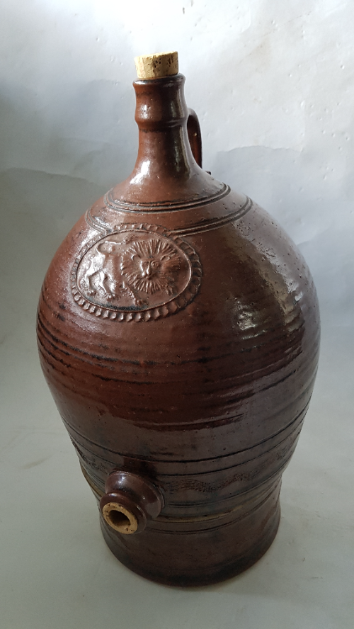 Large pottery Water Purifier with Oval Glazed Decoration