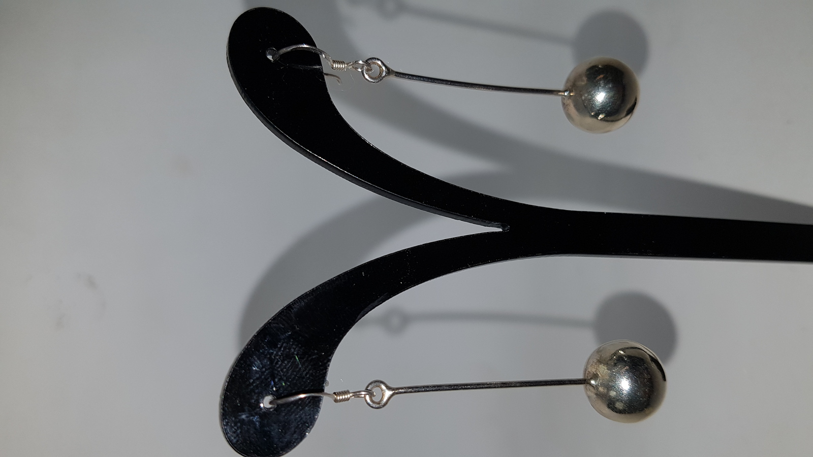 A Pair Of 925 Silver Earing With pendulum drop