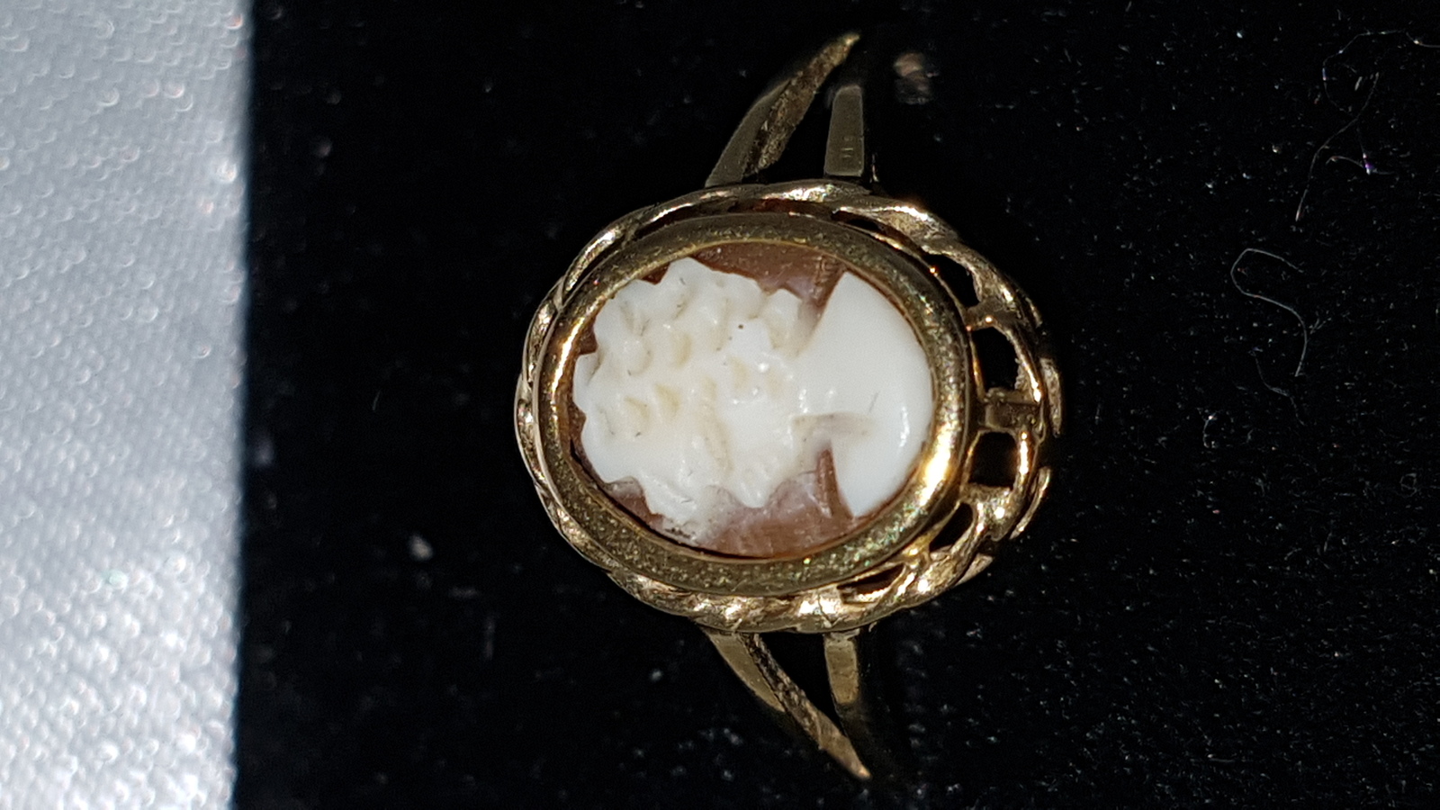 9ct Gold With Cameo Ring