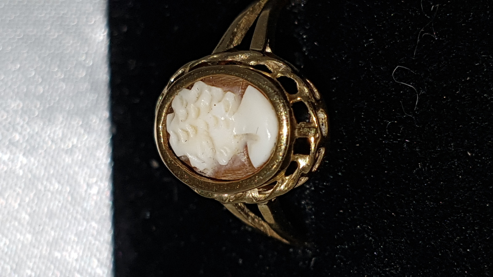 9ct Gold With Cameo Ring