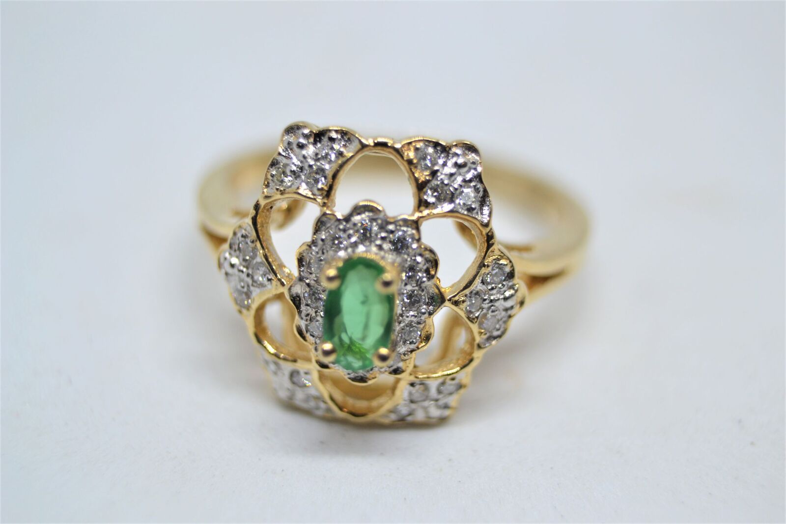 A 14ct Gold &#39;Emerald Lace&#39; Ring.