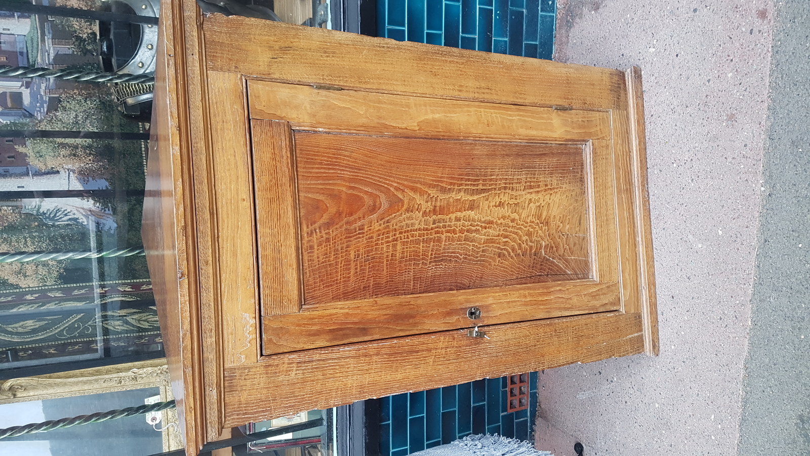 Georgian Oak Corner cupboard