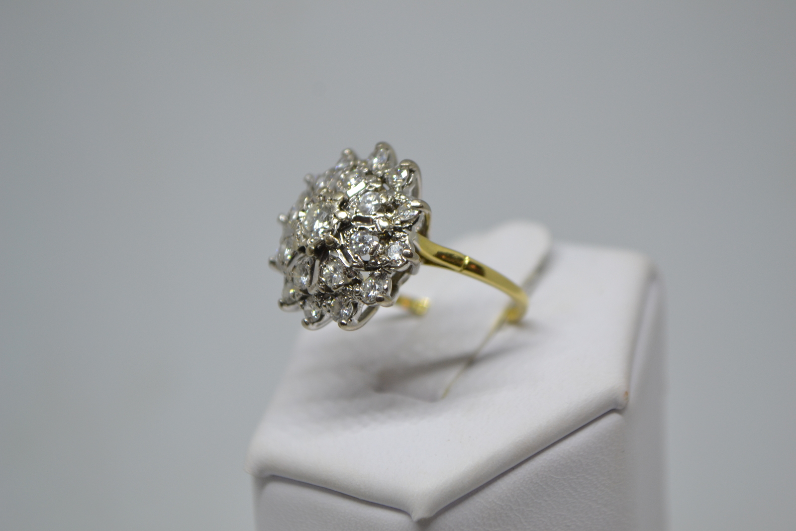 18ct Gold large Diamond Cluster Ring.
