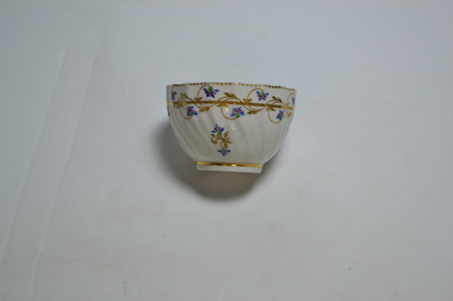 19th Century Crown Derby Tea Bowl, c1810-1811.