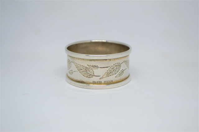 A Silver Napkin Ring. Birmingham 1970-1975 by H.G&S.