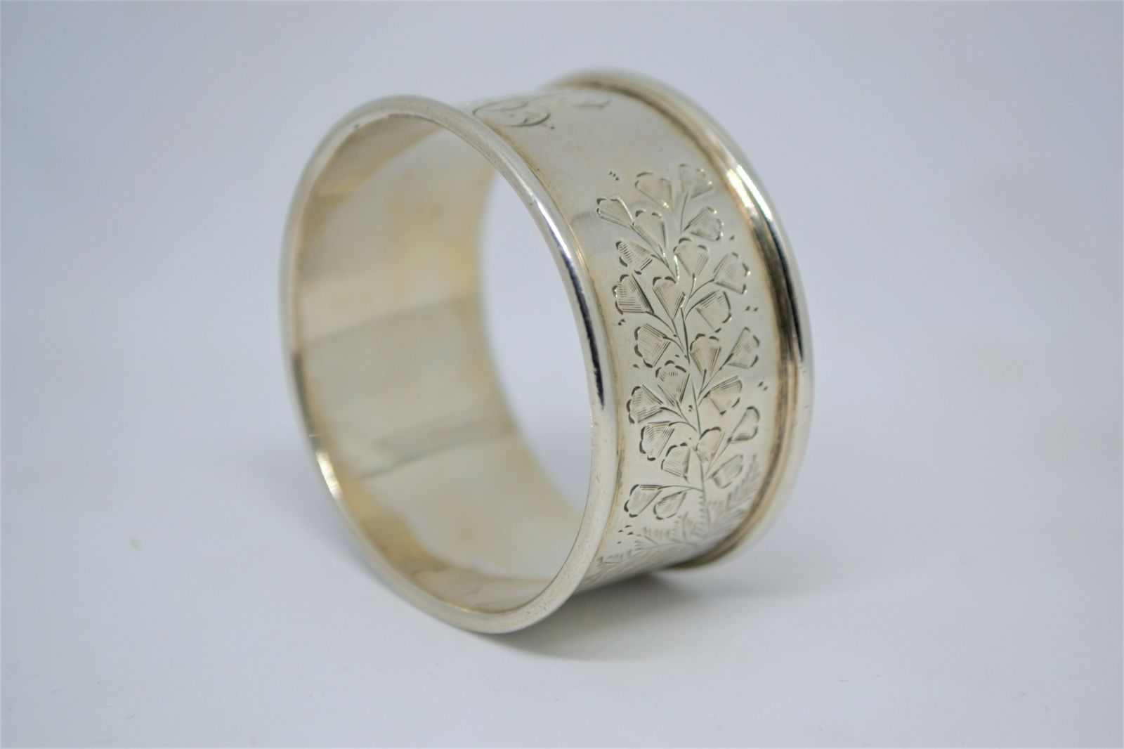 A Silver Napkin Ring. Sheffield 1901 Richard Richardson.